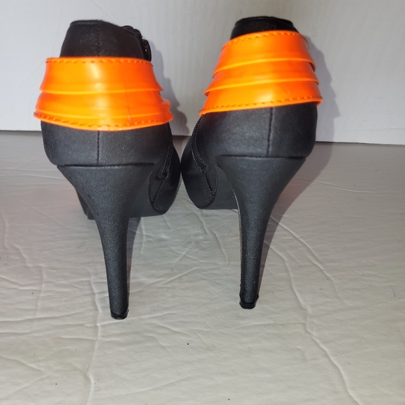 Rue21 Peep Toe Stilleto Ankle Booties - Picture 4 of 12